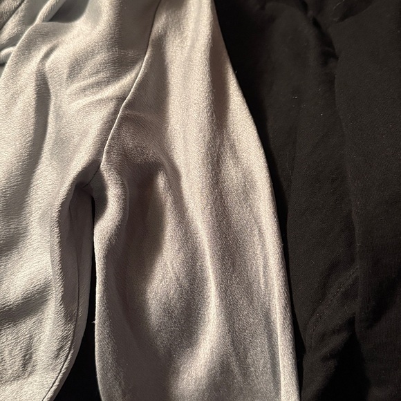 Banana Republic light blue silk blouse - Picture 16 of 17